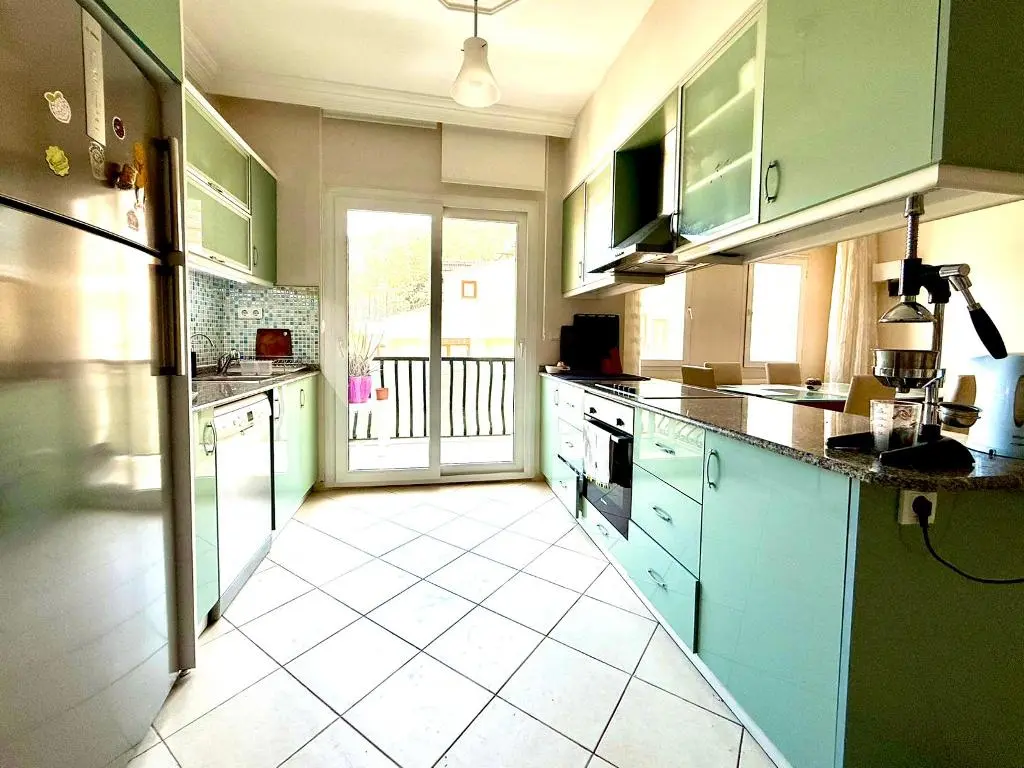 Fitted kitchen